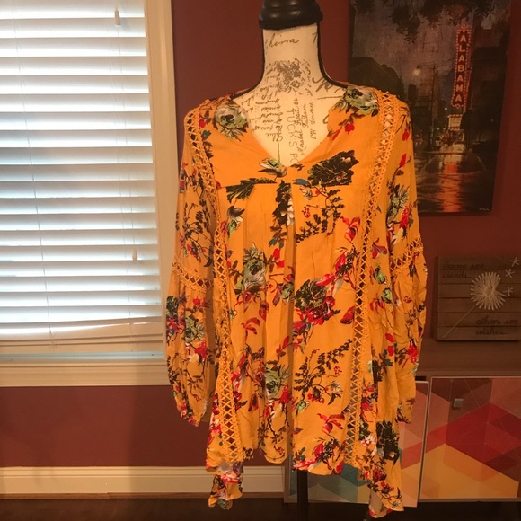 ♥️ 2 left ♥️Floral print lace reimburse tunic top - Picture 4 of 6
